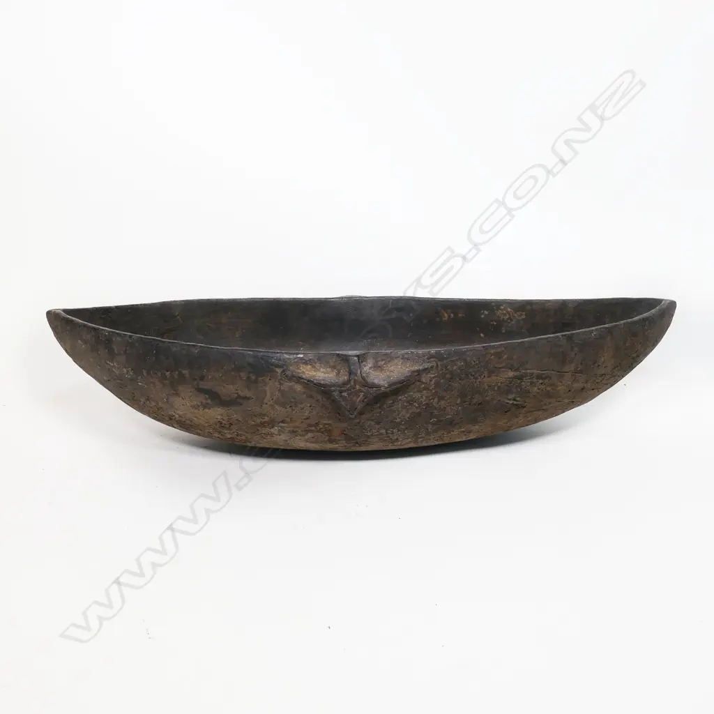 An old PNG Siassi carved wood bowl, Image 1++